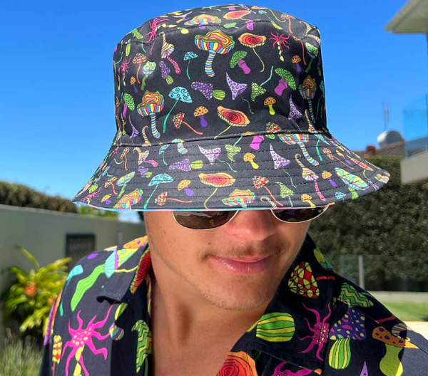 Topi Bucket dengan desain yang unik